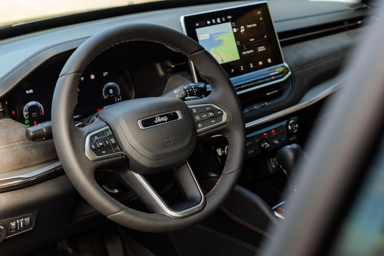 INTERIOR - MOTORISTA (2)