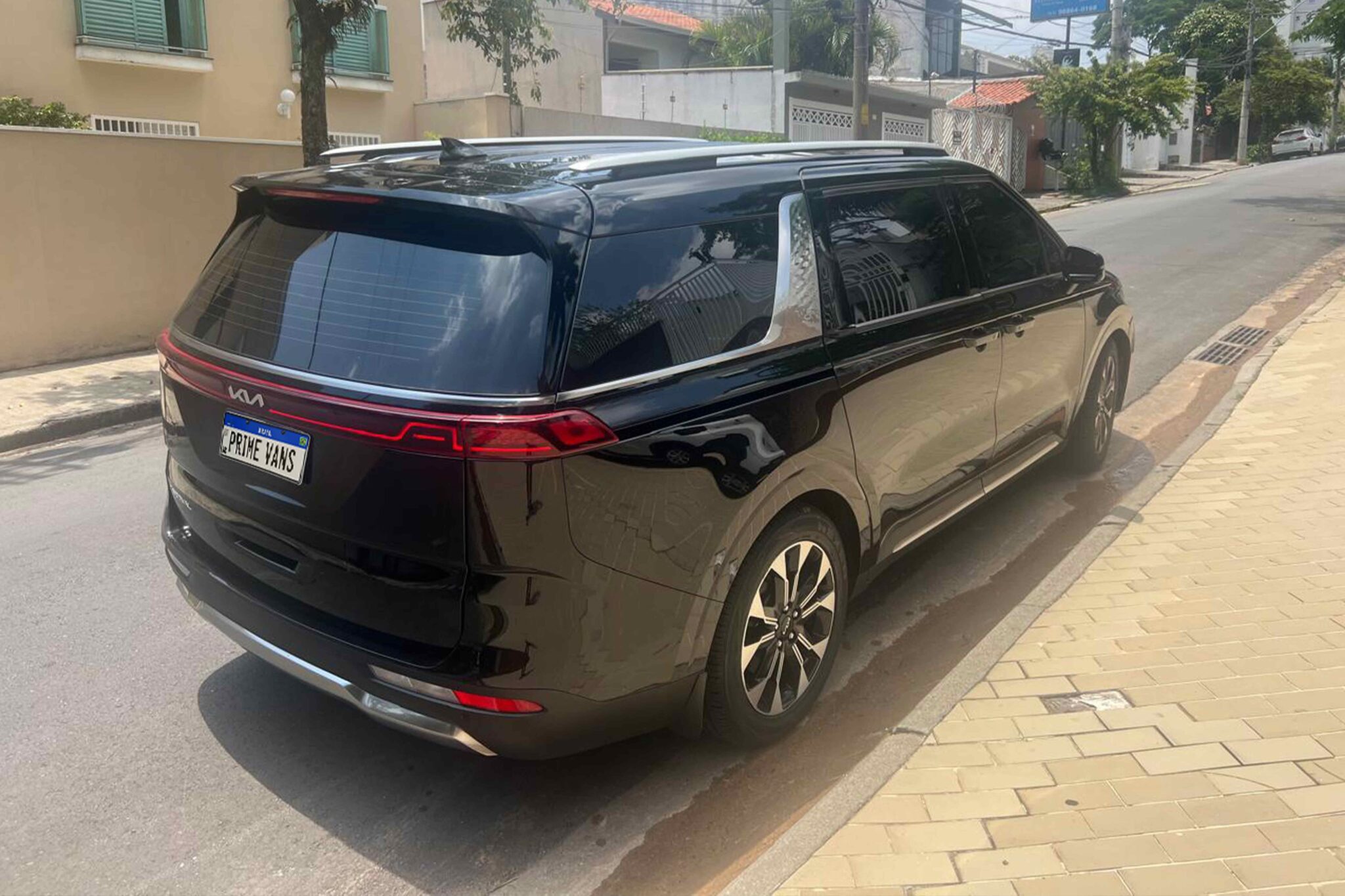 Kia-Carnival_3