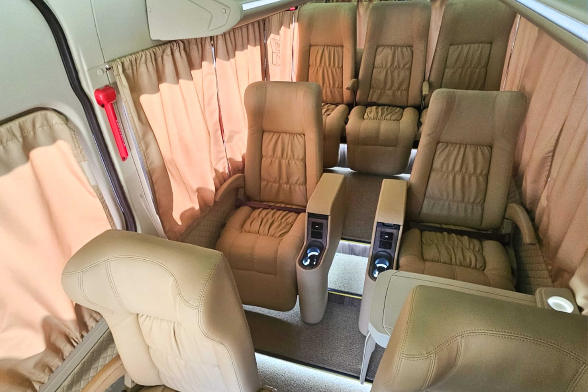 mercedes-sprinter-luxo-interior3